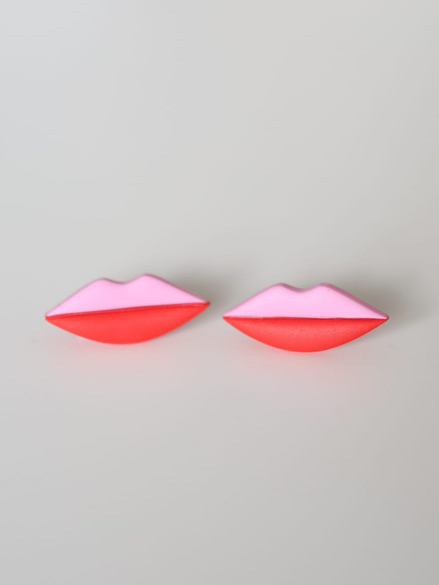 Kolczyki sztyfty KISS ME